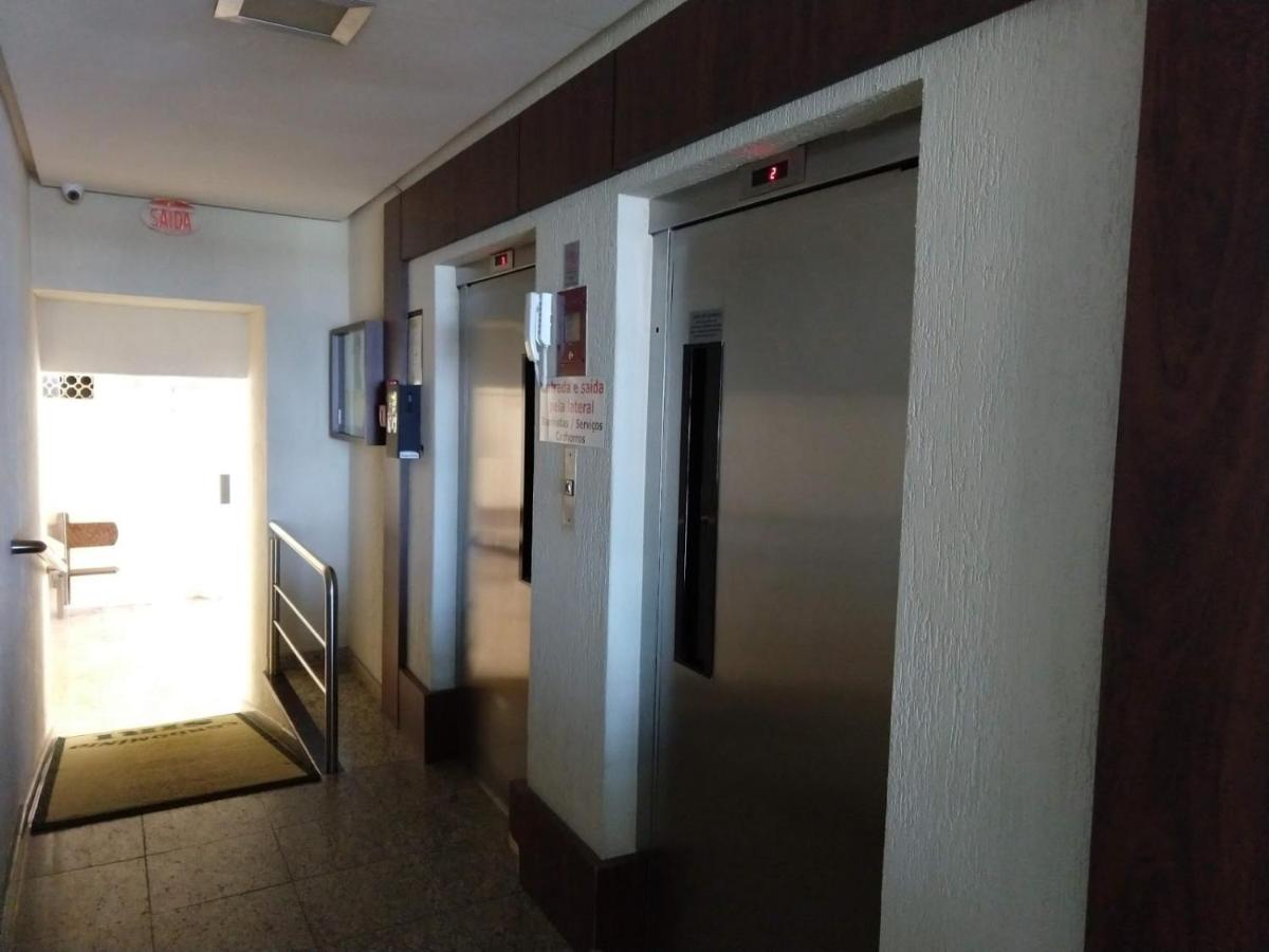 Apartamento na Av Atlantica com Ar Condicionado - B&B