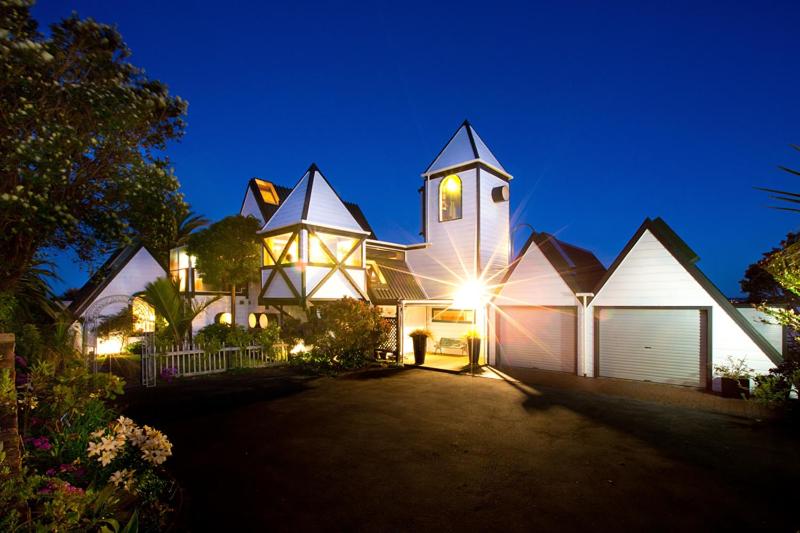 B&B New Plymouth - Tivoli Homestay - Bed and Breakfast New Plymouth