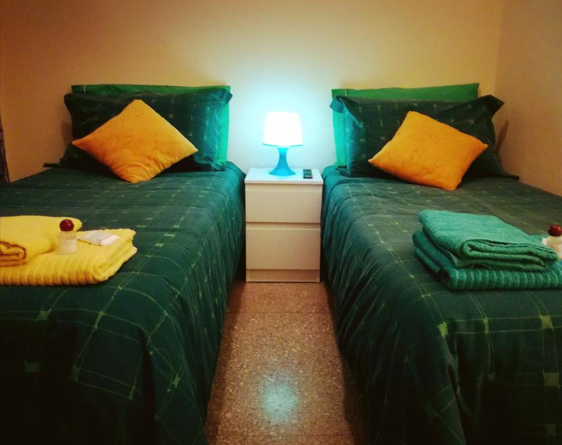 Doppel-/Zweibettzimmer mit Gemeinschaftsbad
