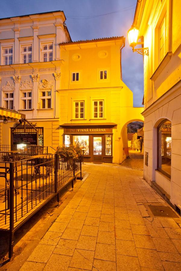 (Ne)vinná kavárna - B&B