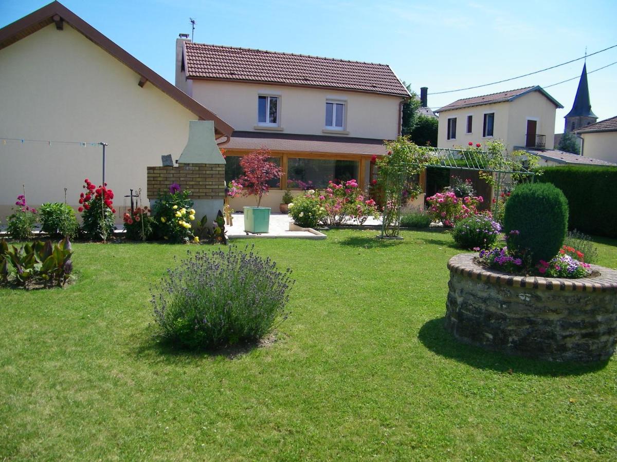 Au Pied du Cognelot - Bed and Breakfast Chalindrey