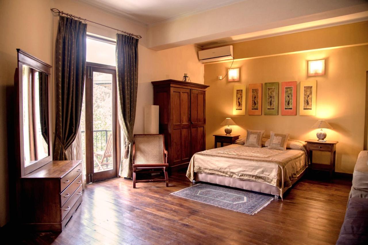 Deluxe Family Room
