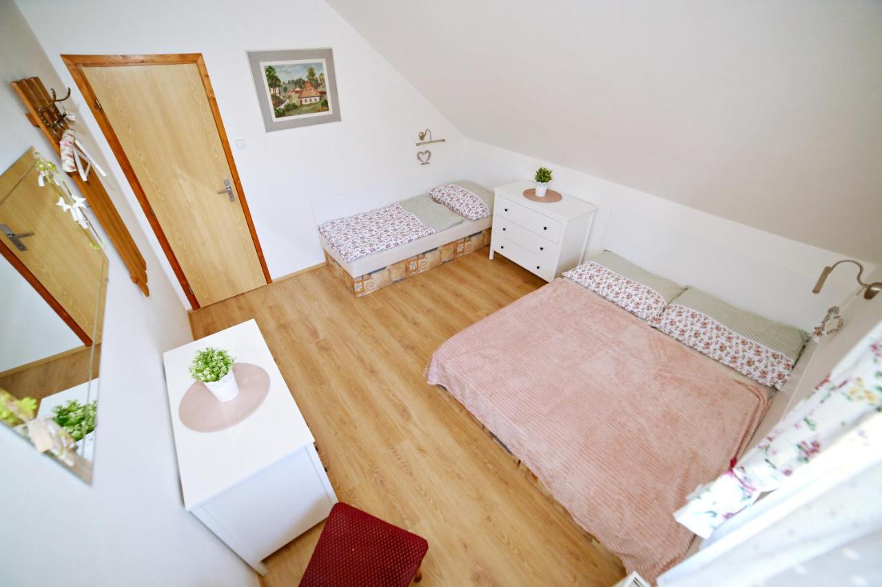 Habitación Triple Estándar con baño compartido