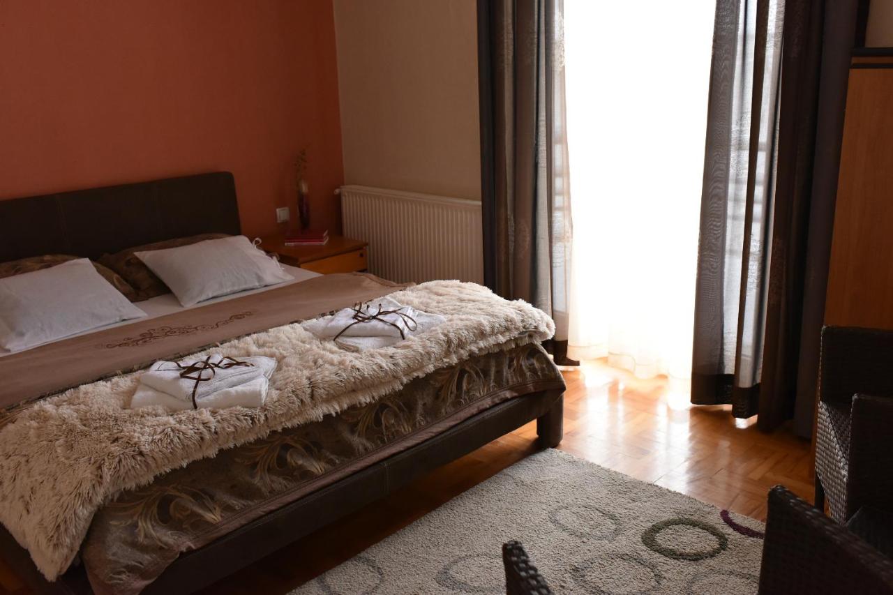 Blue House Apartment - Ferienwohnung Niš