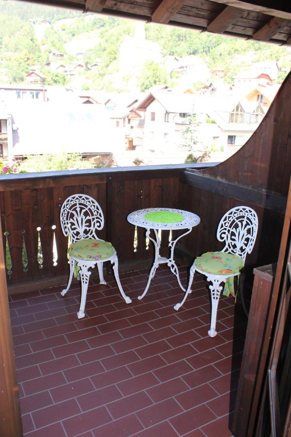 Appartement Azalea Oetz - B&B