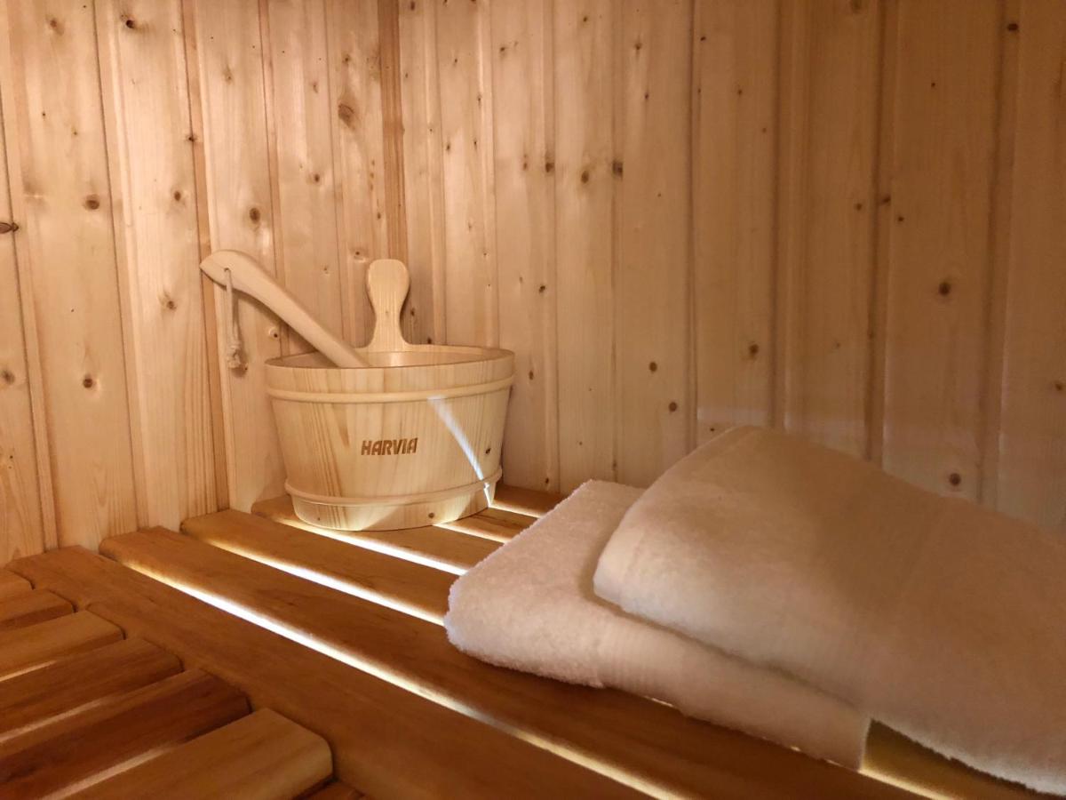 Family & Business Sauna Apartments No3 Leśny nad Zalewem Cedzyna - 2 Bedroom with Private Sauna, Bath with Hydromassage, Terrace, Parking, Catering Options - B&B
