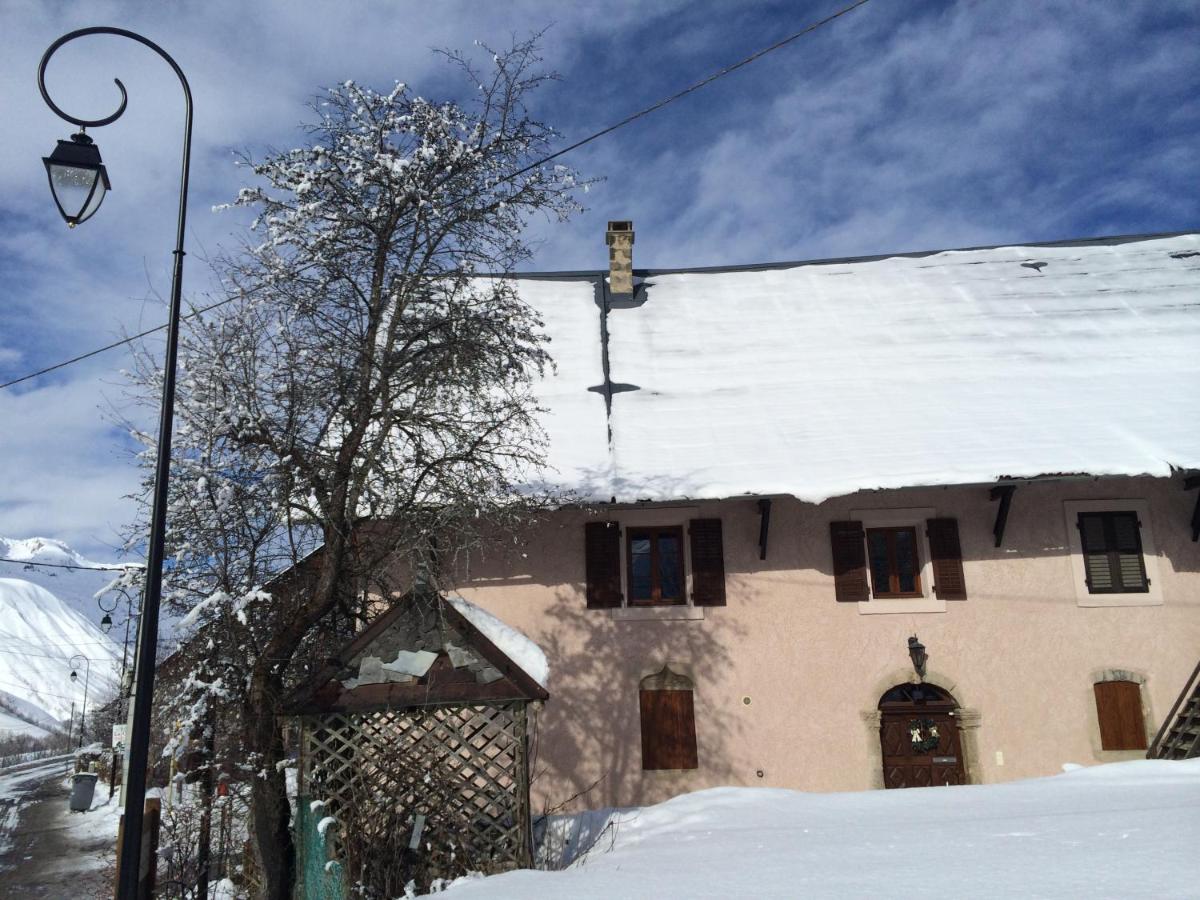 appartement gentiane 4personnes dans gite "la maison d'augustin" classé 3 étoiles,la tour,73530 st jean d'arves - Chambres d'hôtes Saint-Jean-d'Arves