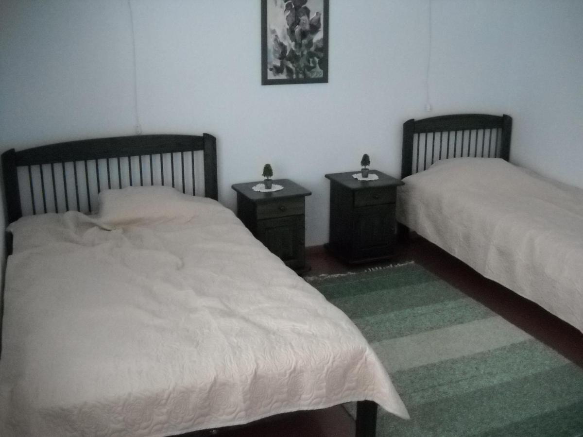 Deluxe Room (2 Adults + 1 Child)