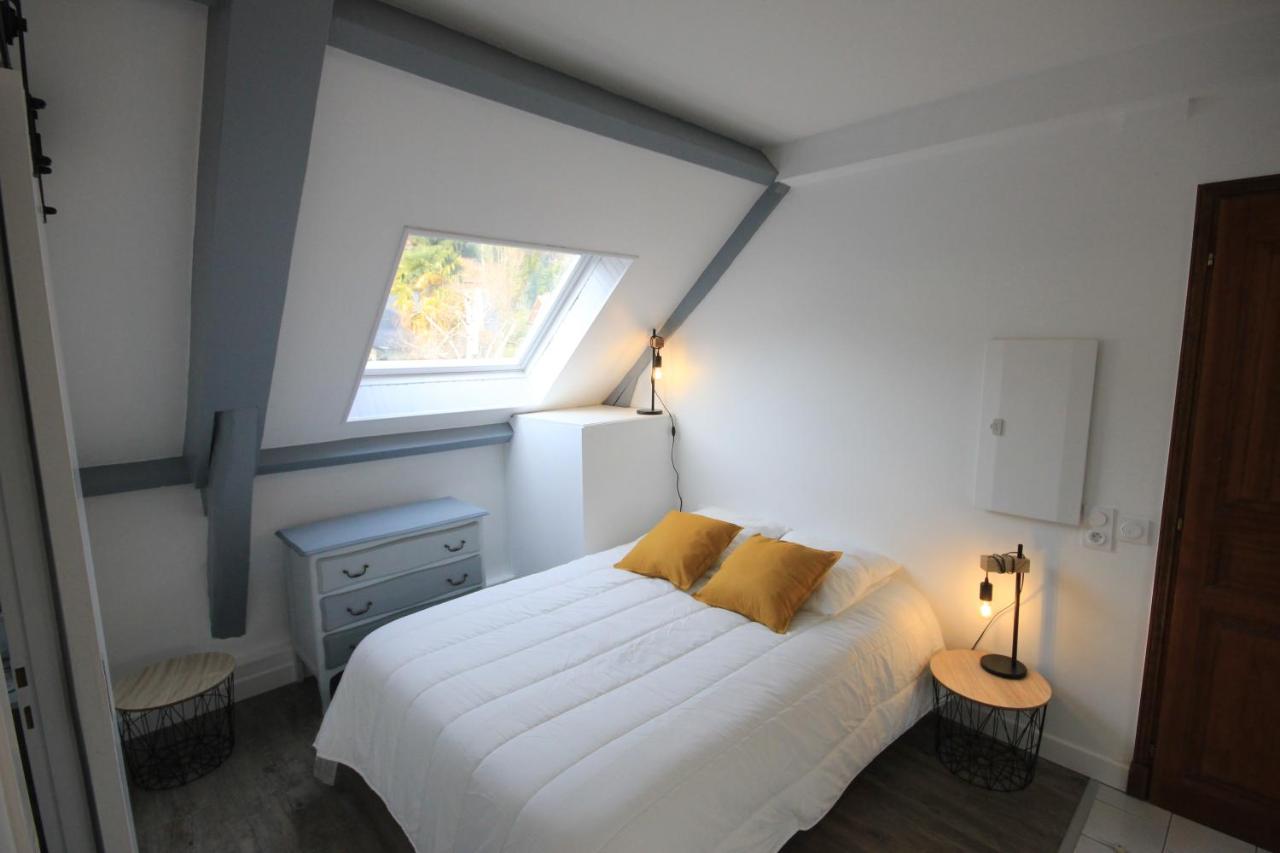 Studio (2 Adults)