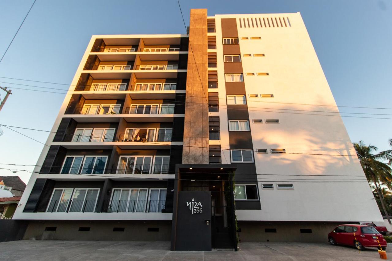 NIZA FIVE Luxury Beach Apartments - Chambres d’hôtes Puerto Vallarta