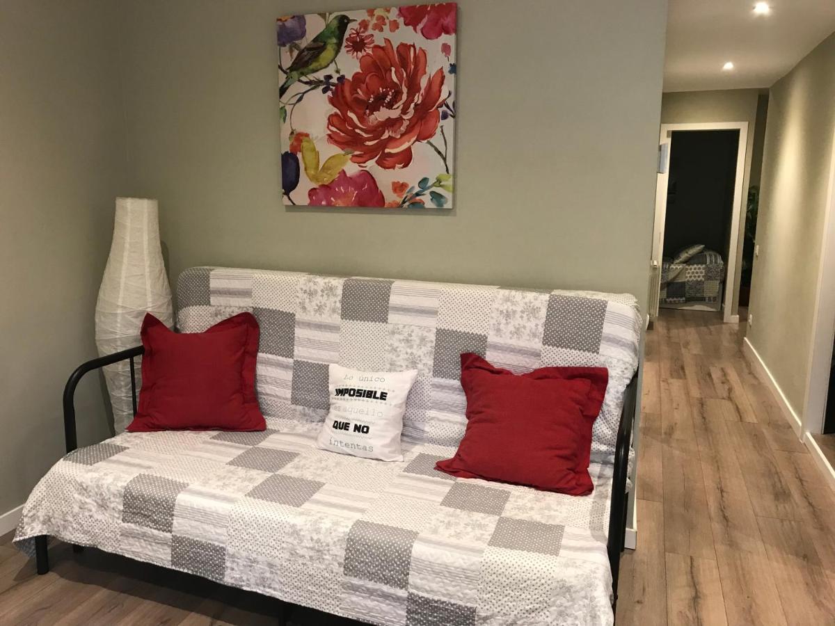 Camp Nou , Fira Barcelona Apartment - B&B
