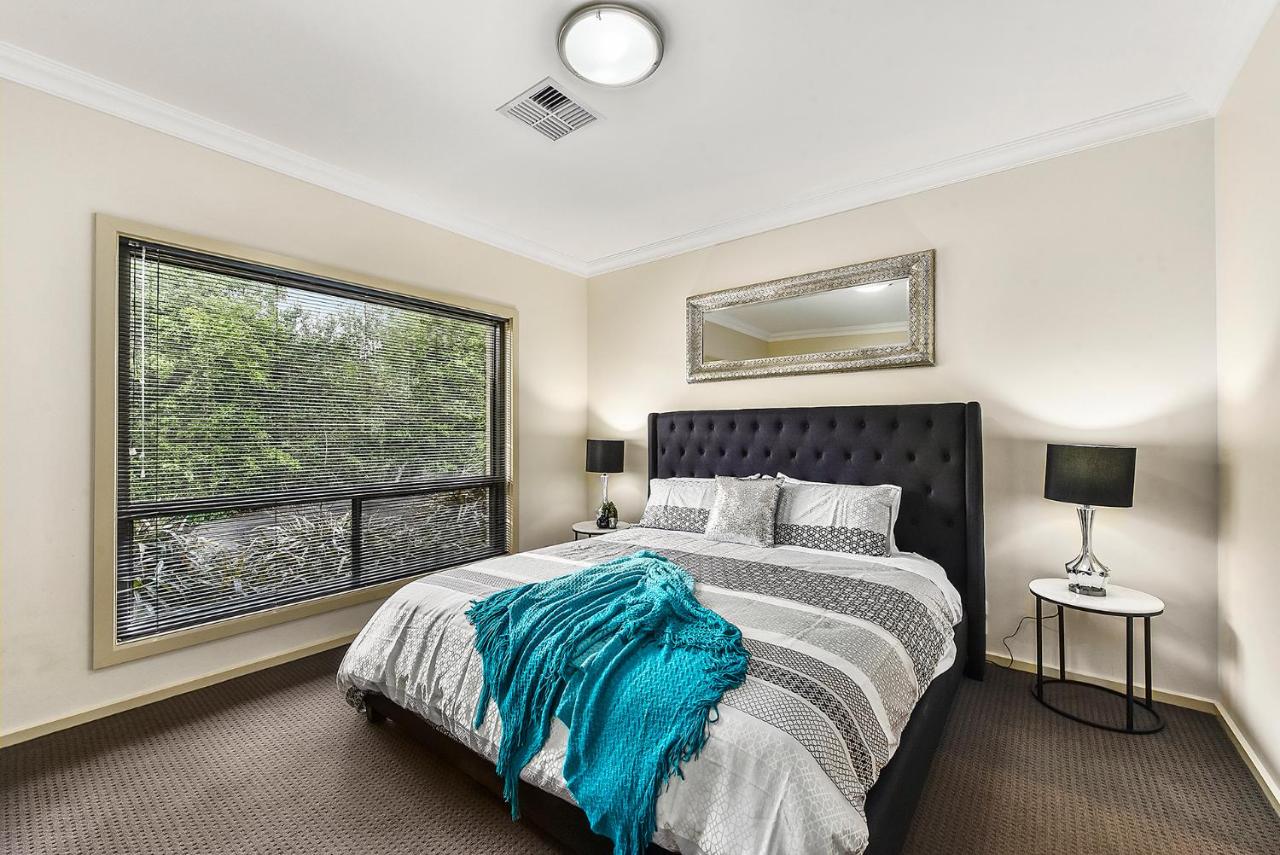 Accommodation On Lansell 1 being Unit 1 of 6 Lansell Street - B&B Mount Gambier
