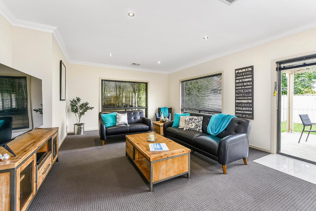 Accommodation On Lansell 1 being Unit 1 of 6 Lansell Street - B&B Mount Gambier