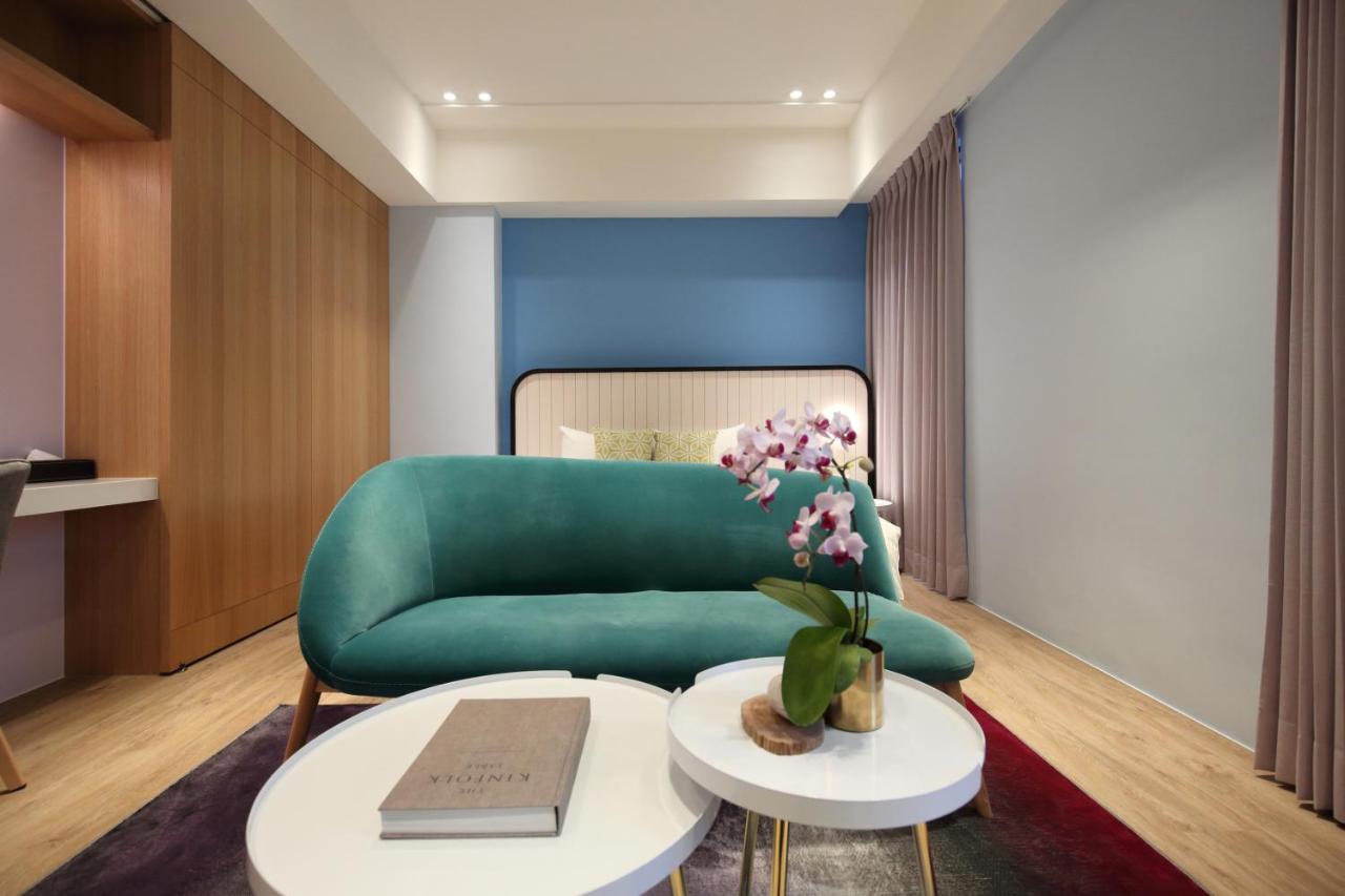 Deluxe Double Room with Side Sea View