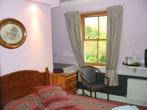 Family Room (2 Adults + 2 Children)
