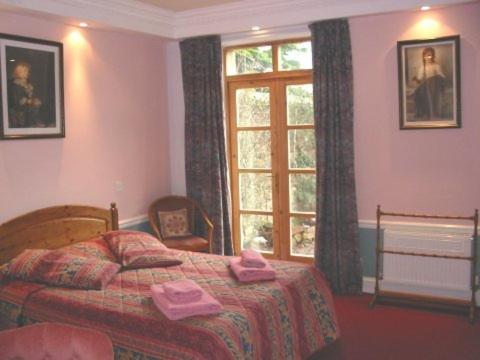 Family Room (2 Adults + 2 Children)