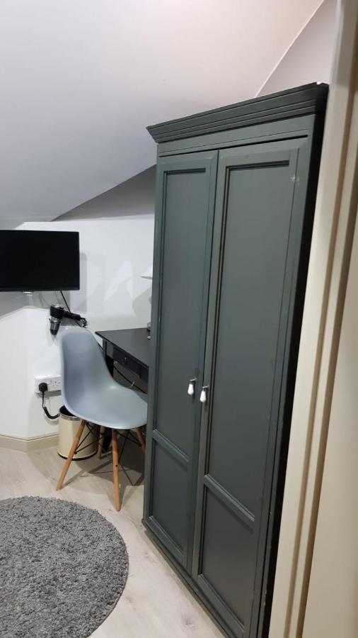 Camera Singola Standard con Bagno in Comune 