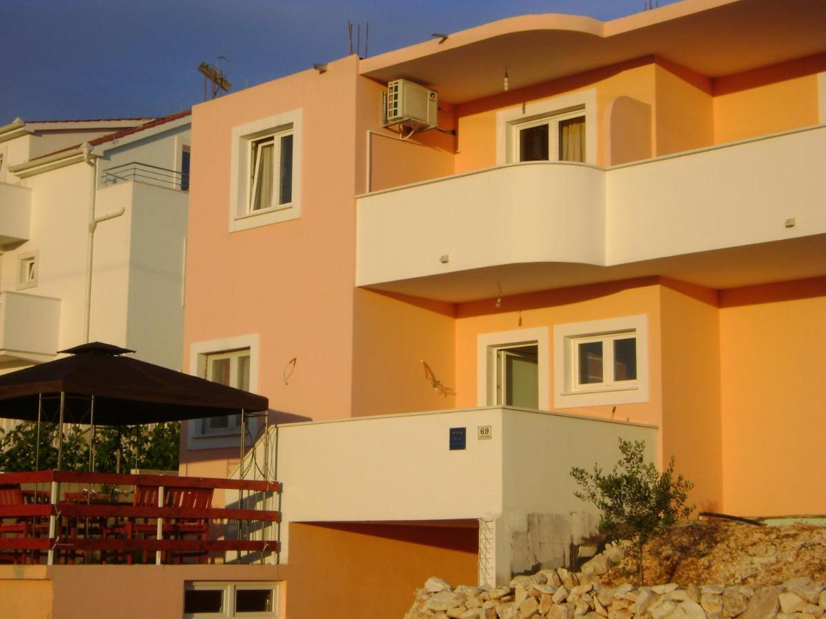 Apartments Sanja - B&B Lesina