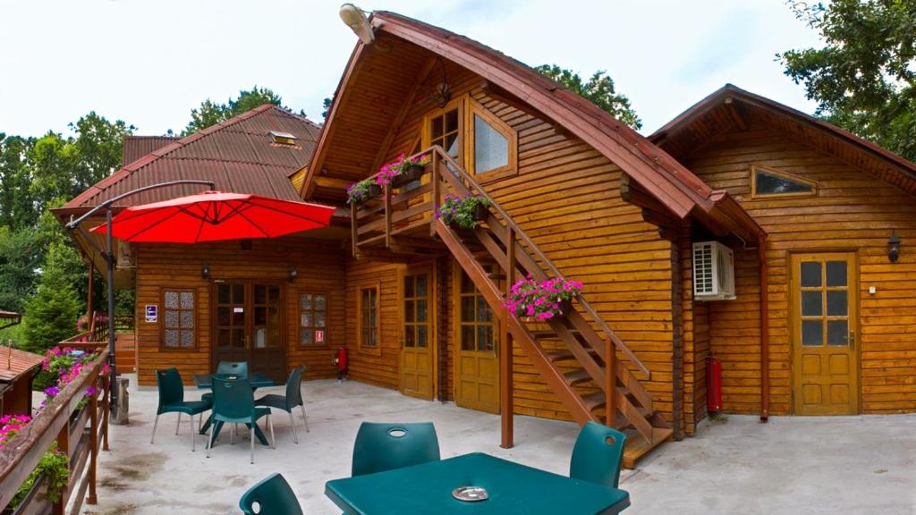 Kleines Zweibettzimmer