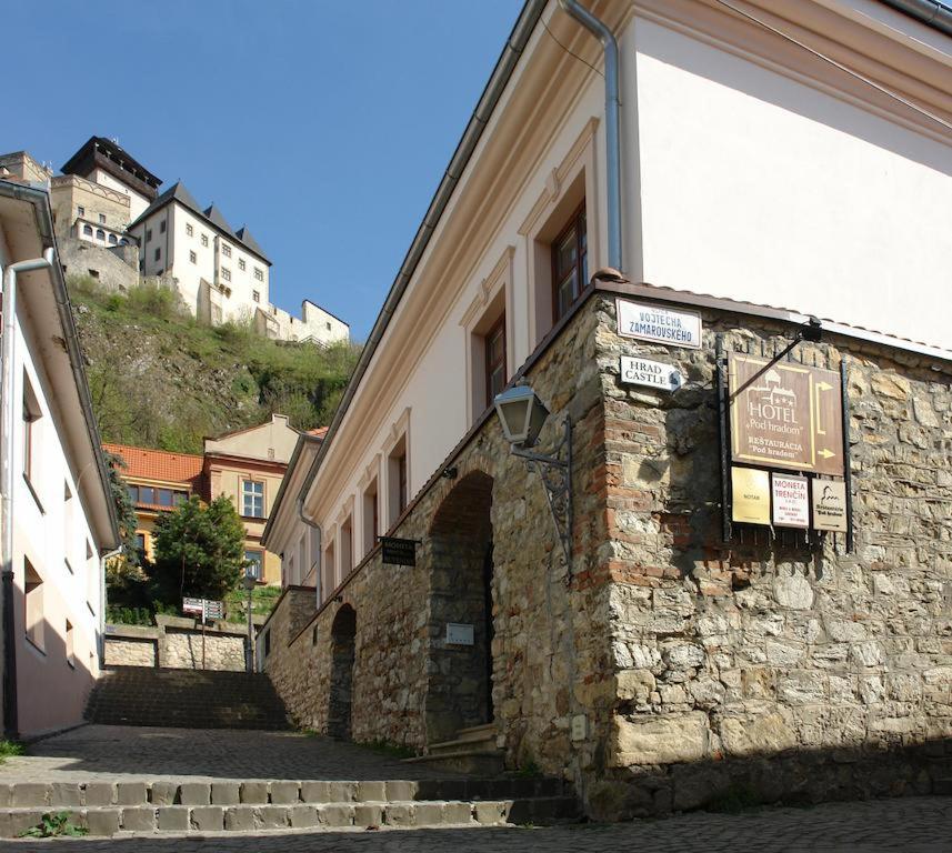 B&B Trenčín - Hotel Pod Hradom - Bed and Breakfast Trenčín