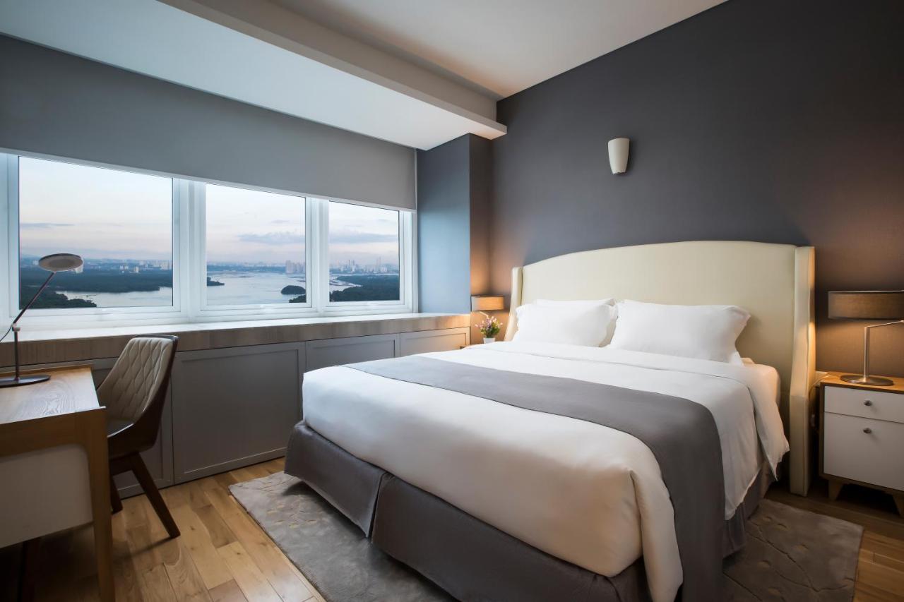 Johor-Bahru Pinetree-Marina-Resort room