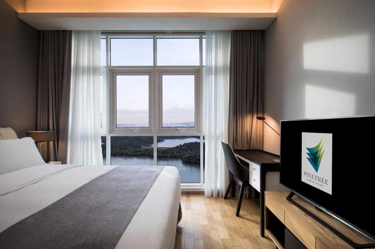 Johor-Bahru Pinetree-Marina-Resort room