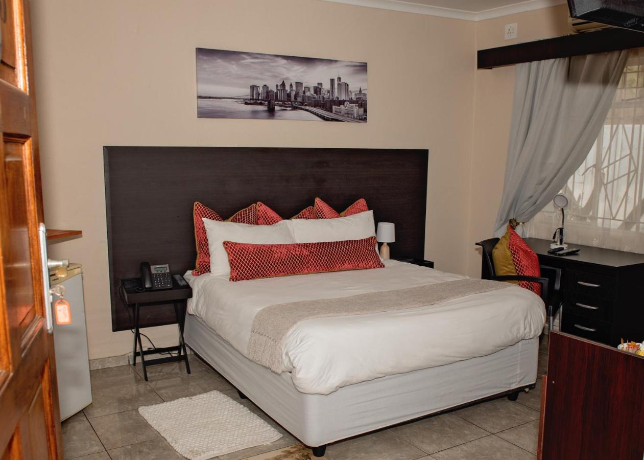 B&B Polokwane - Savannah Guest House - Bed and Breakfast Polokwane