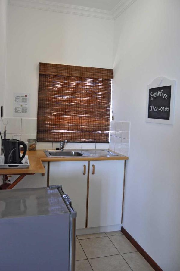 Camera Matrimoniale con Balcone e Vista Mare