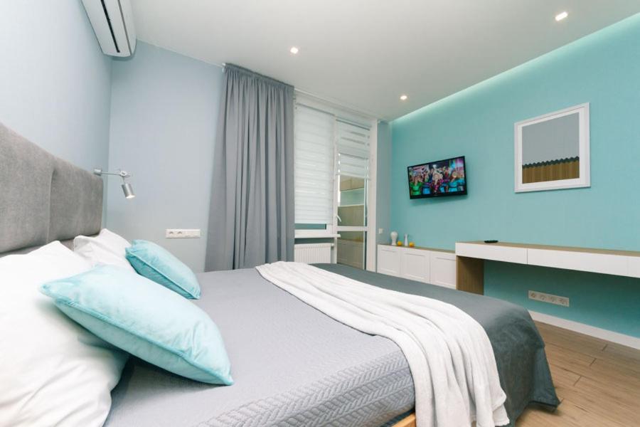 B&B Kyiv - Happy apartment, warmth, comfort, turquoise - Bed and Breakfast Kyiv