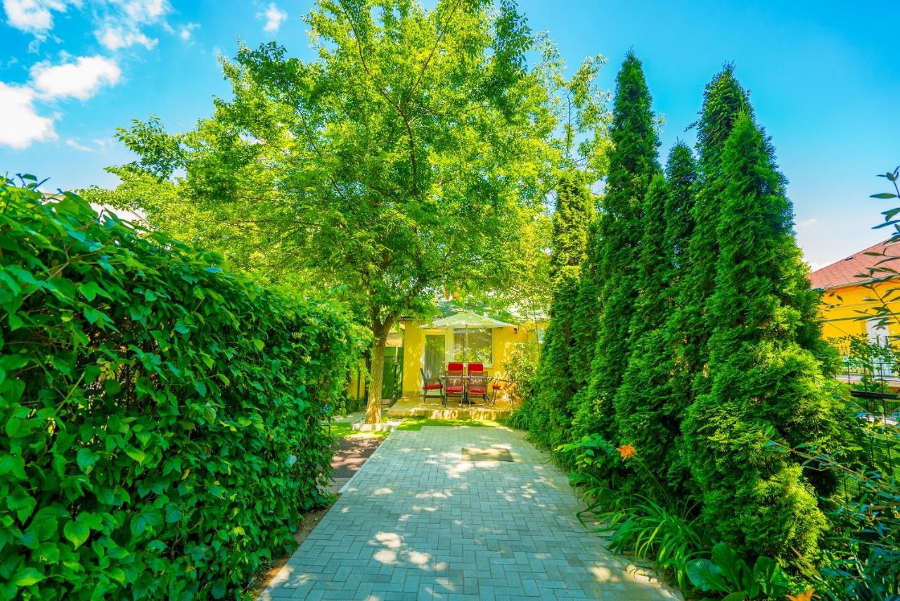 Villa Mária Apartman II. - B&B