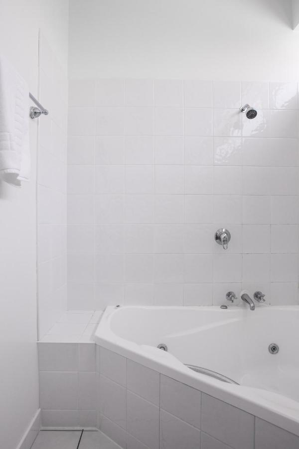 Self Contained Queen Studio