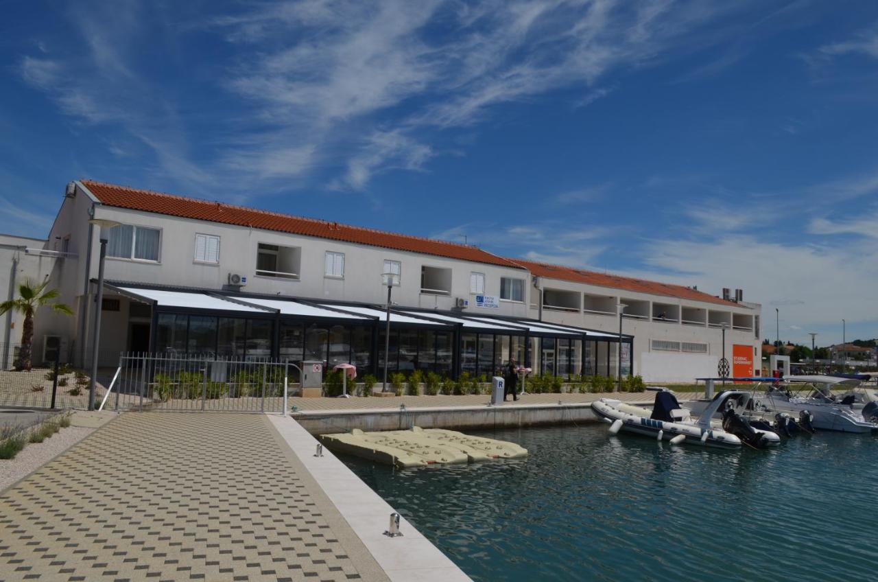 One-Bedroom Apartment with Balcony and Sea View - Br. 7