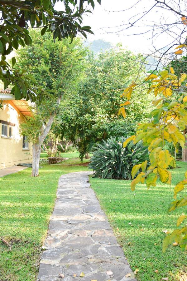 Chambre Double ou Lits Jumeaux Deluxe – Vue sur Jardin