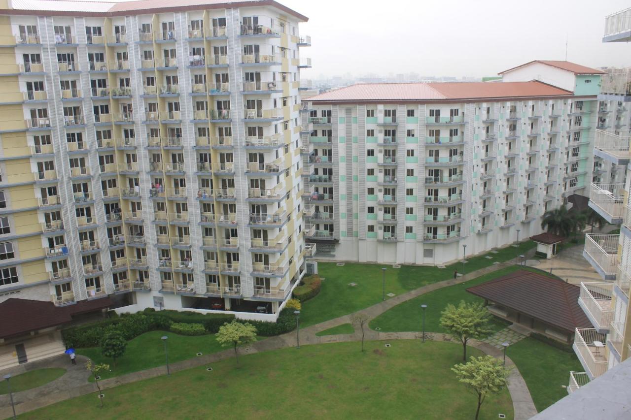 Field Residences at the back of SM CITY SUCAT, Parañaque City - B&B Manila