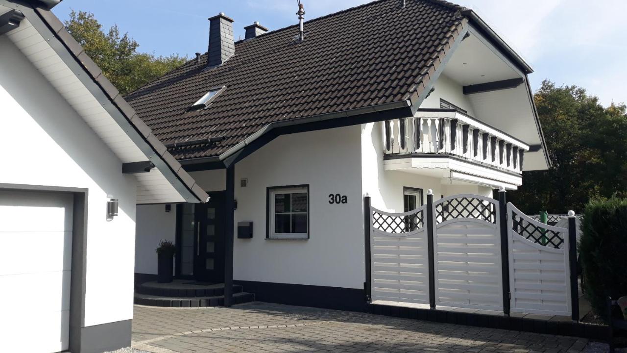FeWo Meyer mit privatem Pool & Gartensauna - Chambres d’hôtes