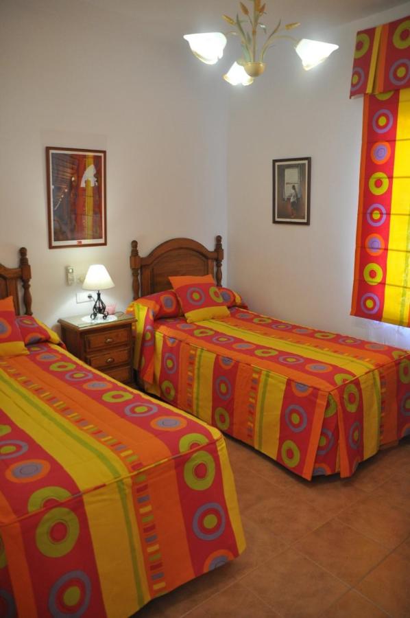 Twin Room with Private External Bathroom