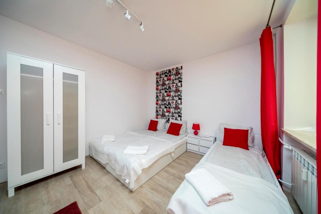 Dreibettzimmer mit Gemeinschaftsbad