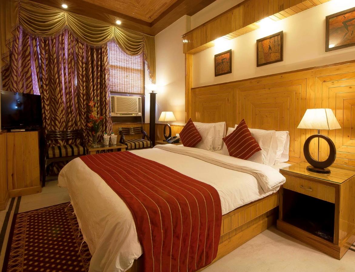 Deluxe Double or Twin Room