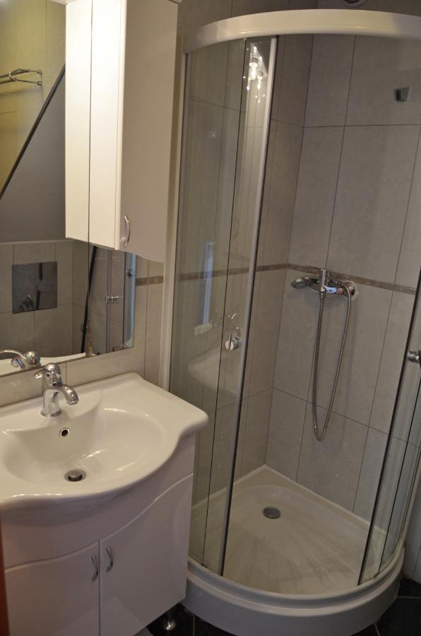 One-Bedroom Apartment with Balcony and Sea View- Br. 4