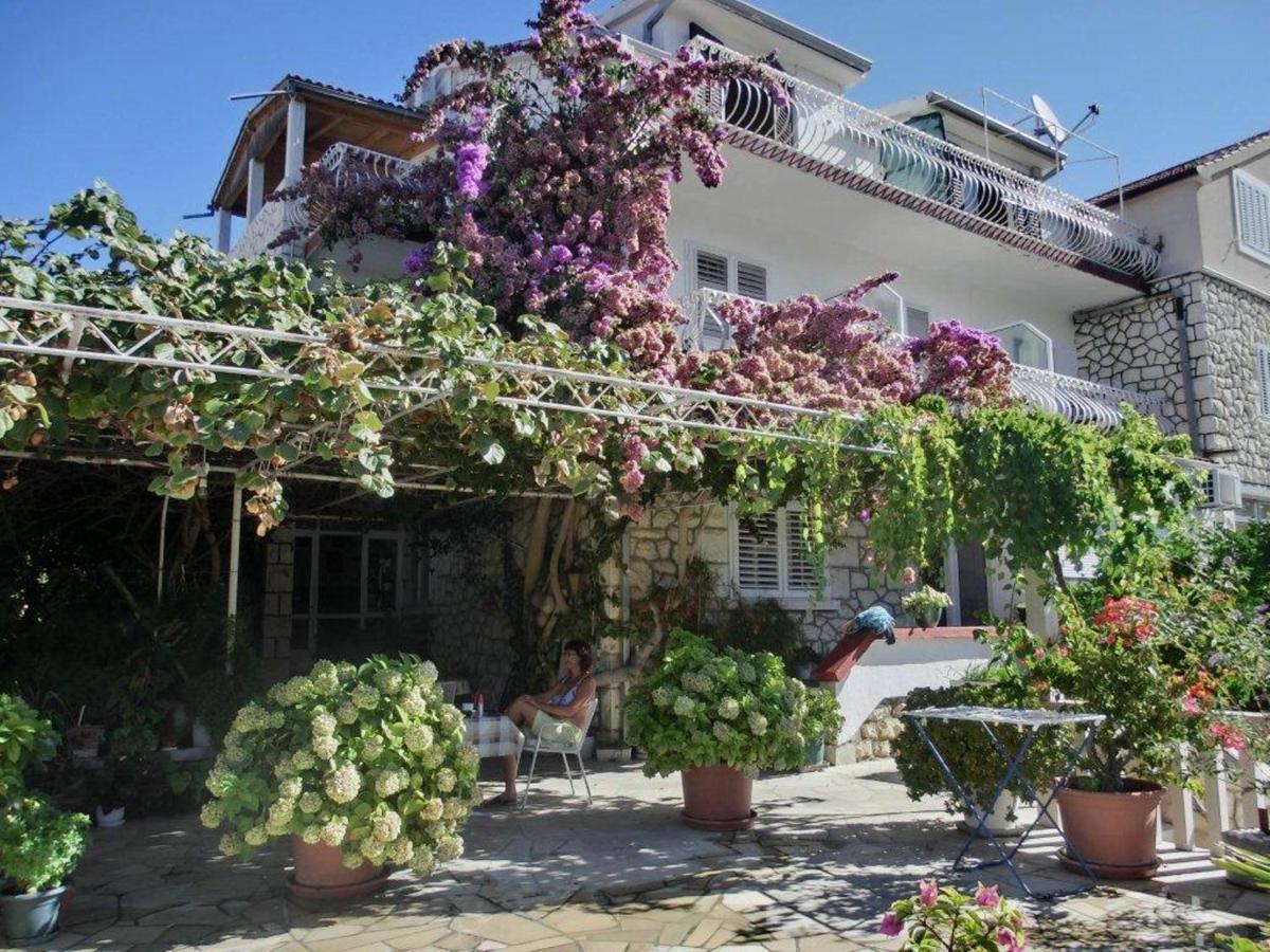 One-Bedroom Apartment with Garden View