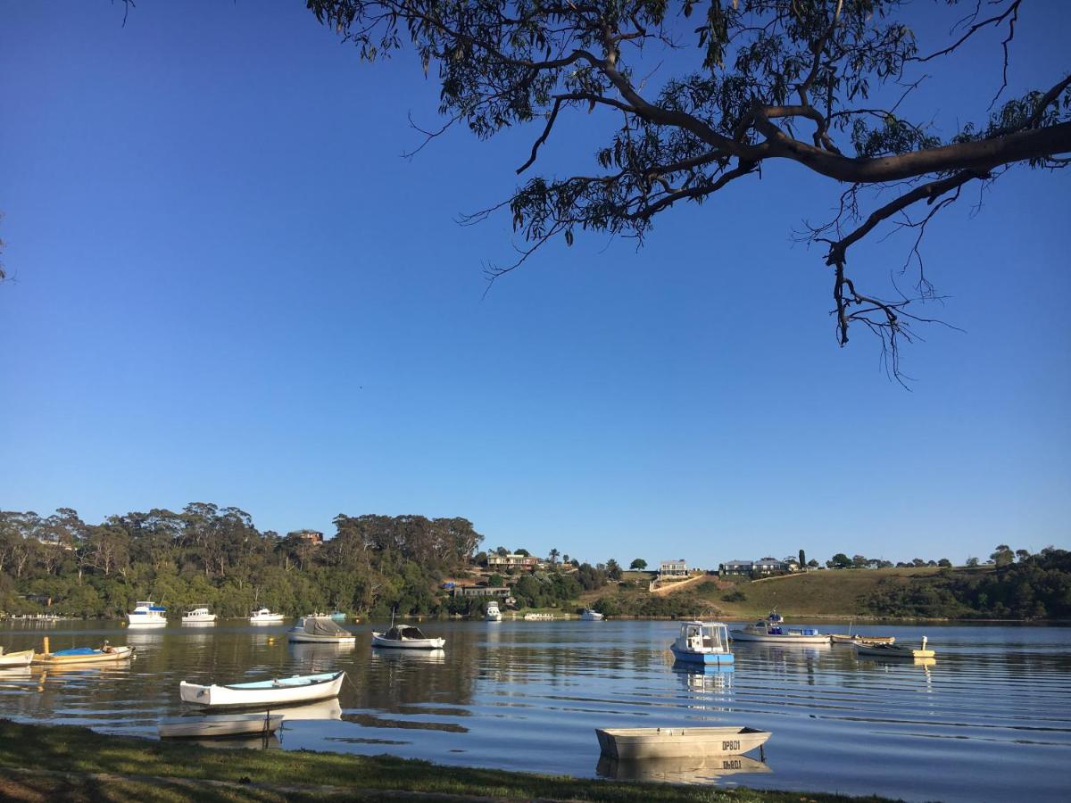 The Wheelhouse - 2BR Waterfront Apt in town - B&B Lakes Entrance