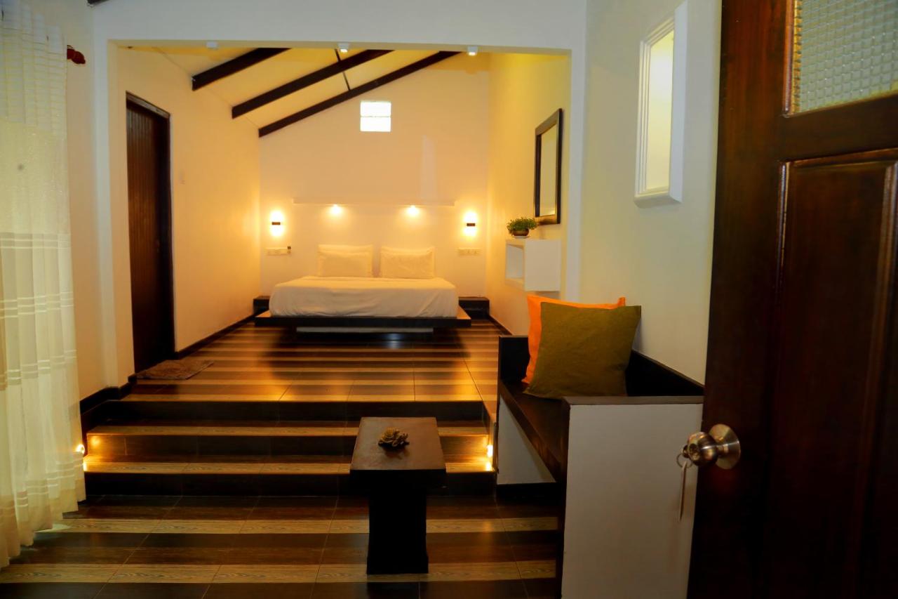 Deluxe King Room with A/C
