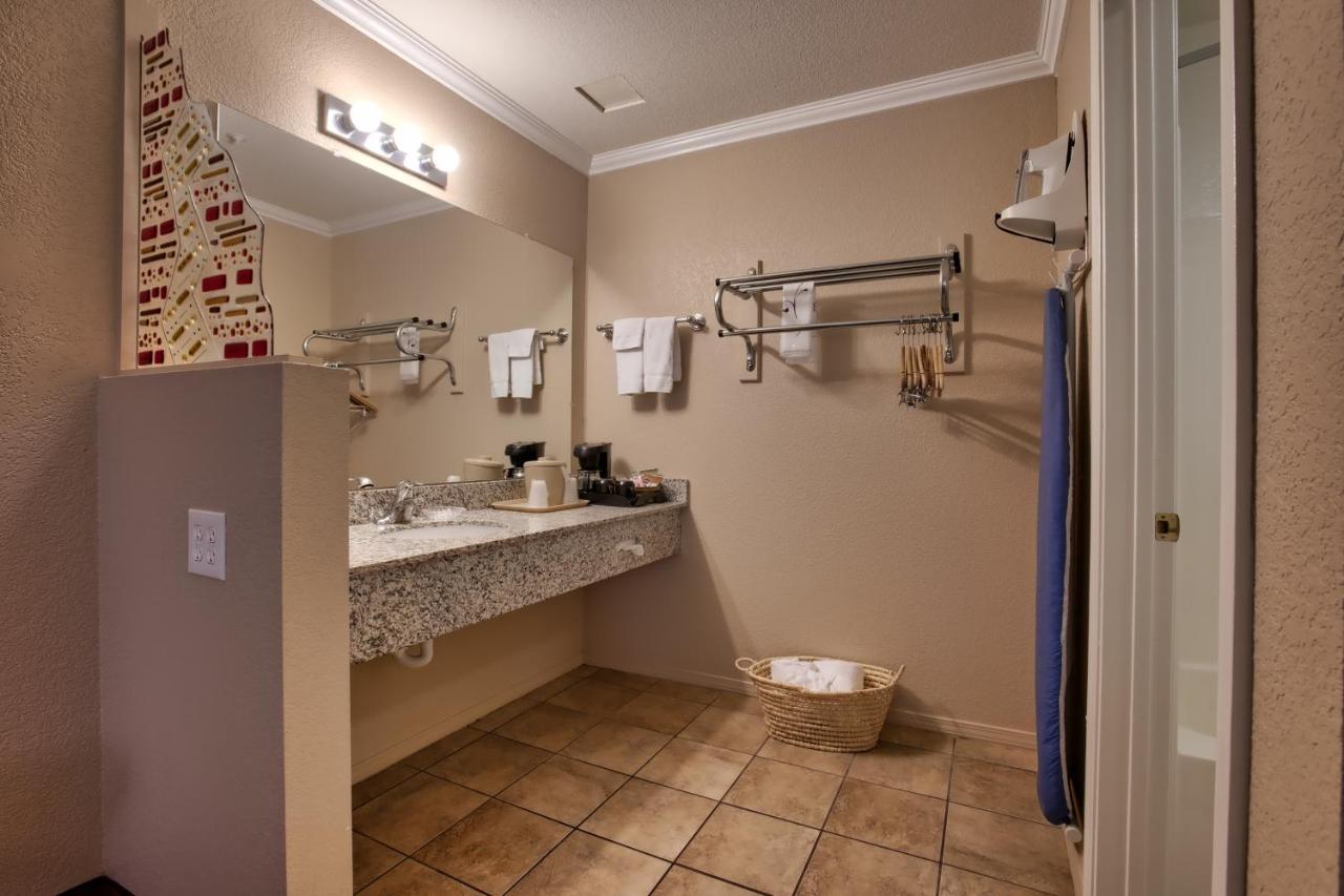 Kamer met Kingsize Bed en Uitzicht op de Bergen