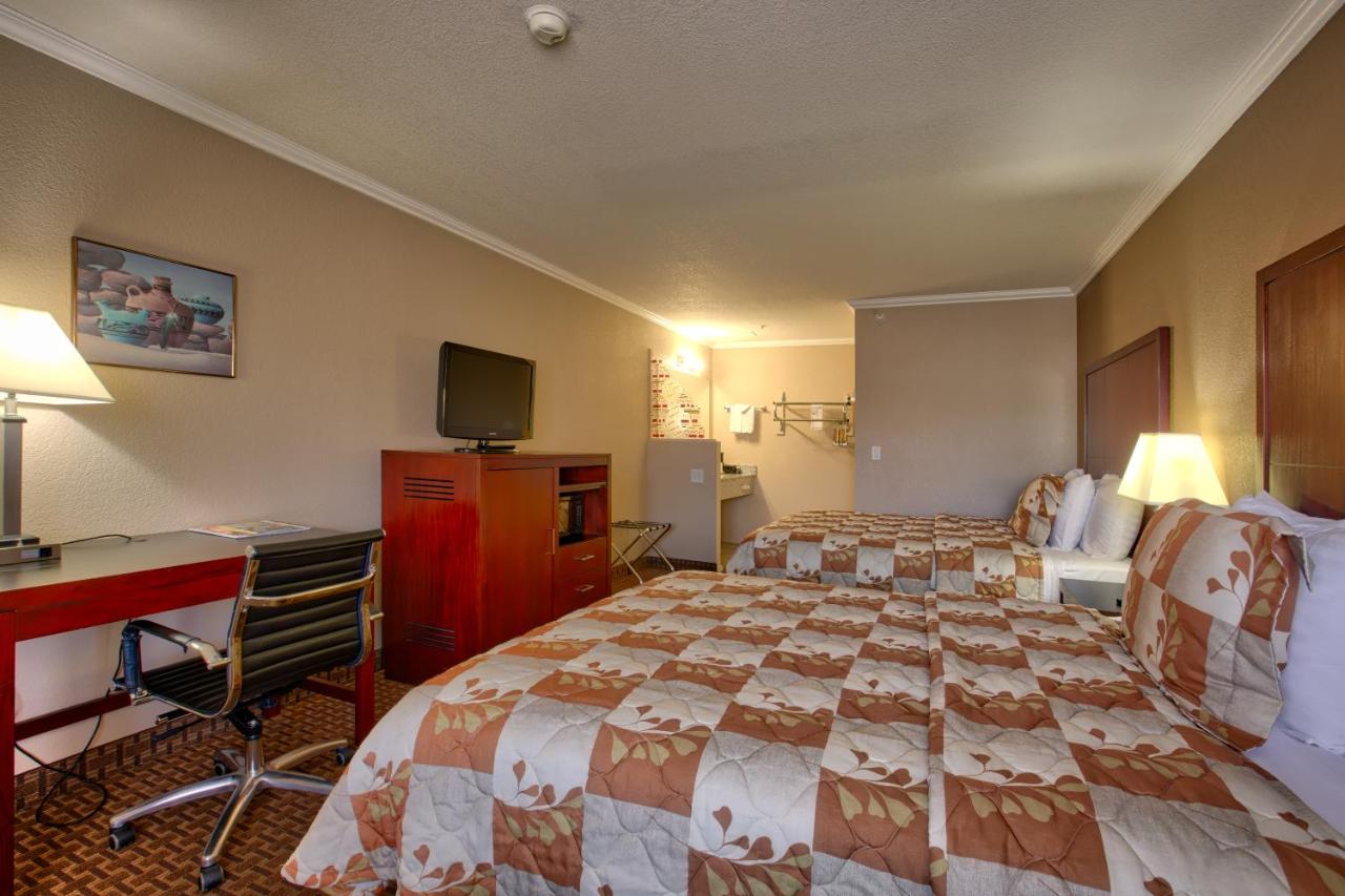 Standard Queen Room with Two Queen Beds
