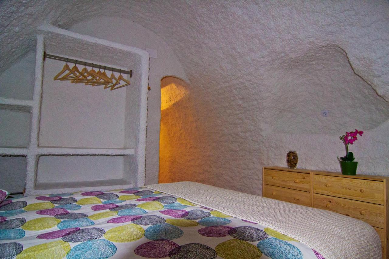 Cave (4 Adults)