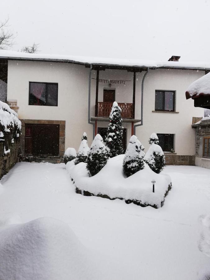 Къща за гости ЧИЧАРИТЕ - Bed and Breakfast