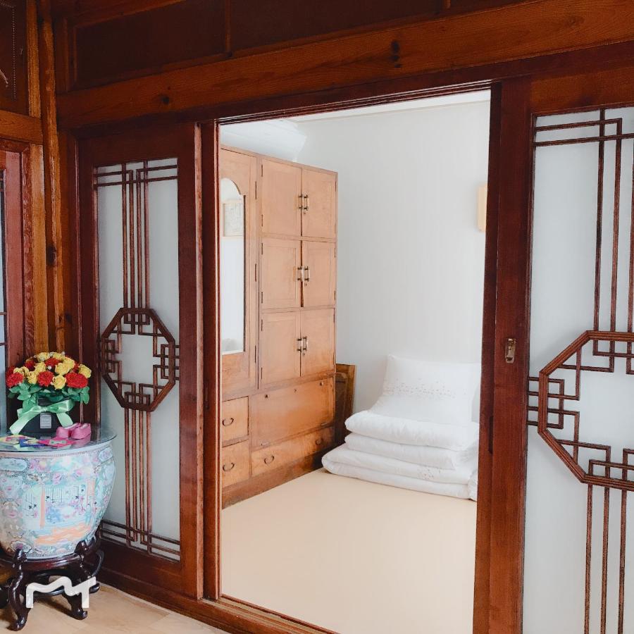 Korean-style Double Room 102 - Private Bathroom located in Garden