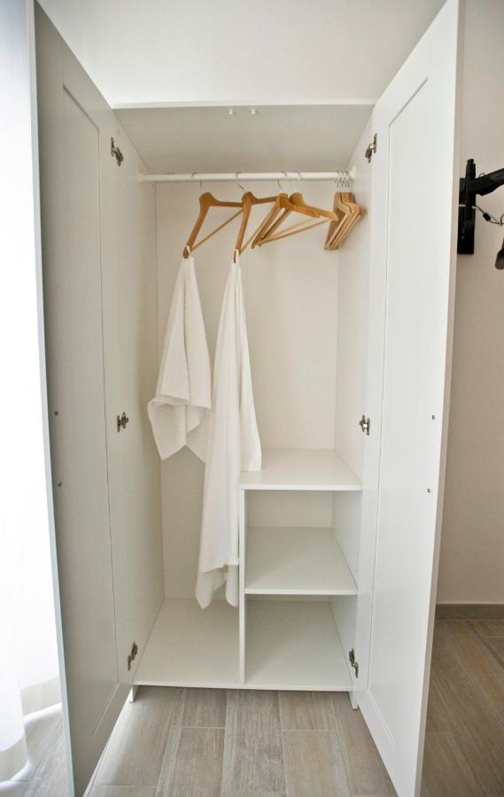 Single Room with Shared Bathroom