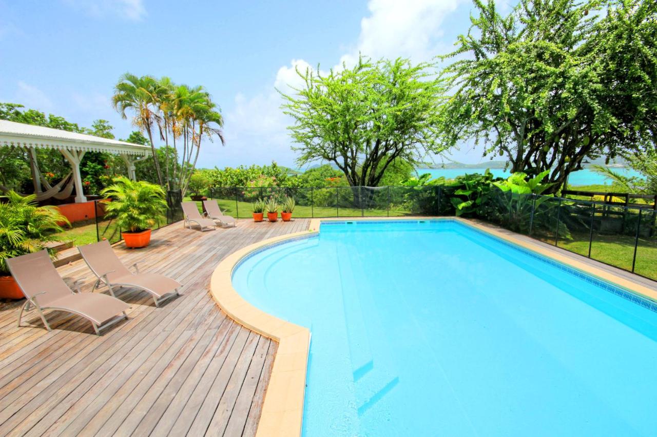 Villa avec piscine et vue mer (MQRO08) - B&B