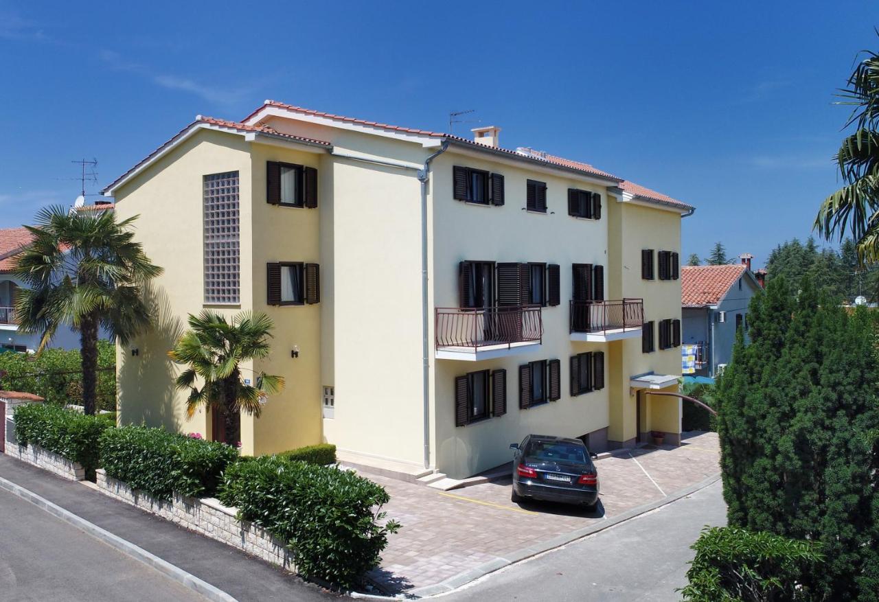Appartamento con 3 Camere da Letto e Terrazza